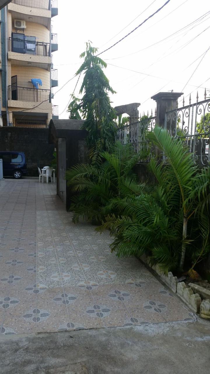 Les Cottages Douala Exterior photo